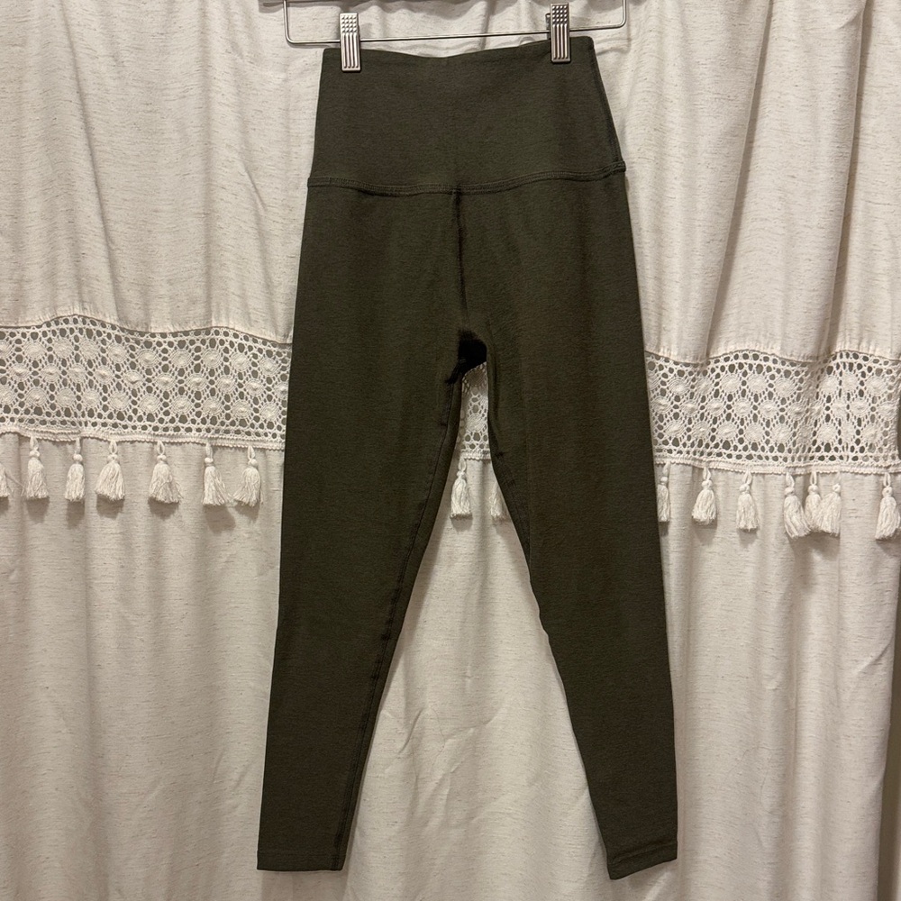 Beyond Yoga High-Waist Leggings in Olive Green